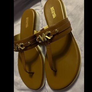 Michael Kors Women’s flat sandal